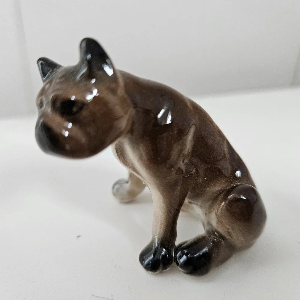 Vintage Figurine Mini Shy Boxer Dog Hagen‎ Rennaker Style Porcelain